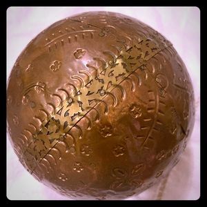 Metal decorative ball